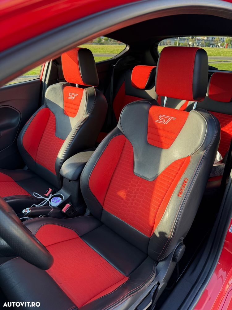 Ford Fiesta 1.6 EcoBoost mit Leder-Sport-Paket ST - 6