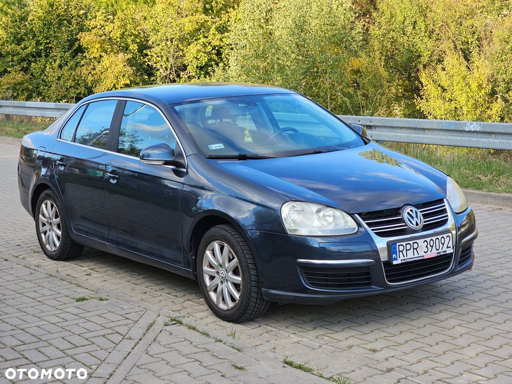 Volkswagen Jetta 2.0 FSI Comfortline - 4
