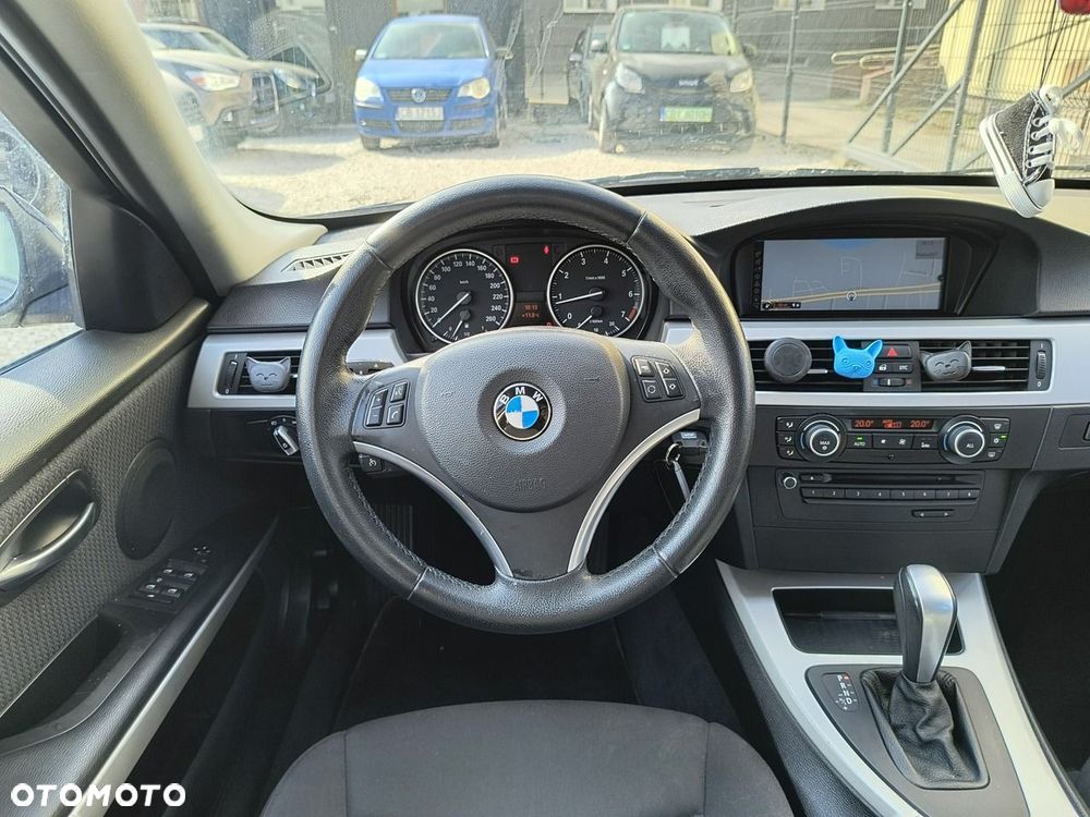 BMW Seria 3 318i - 13
