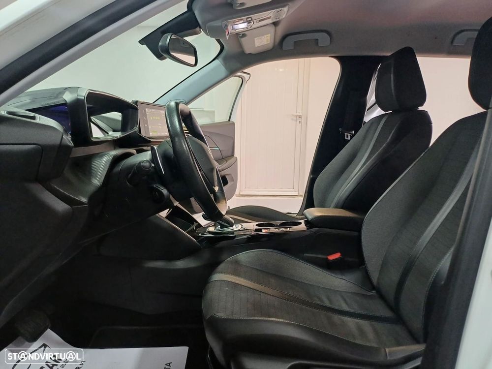 Peugeot 2008 1.2 PureTech Allure EAT8 - 10