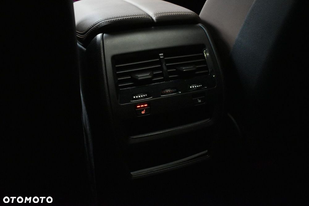 BMW X6 xDrive40i mHEV sport - 24