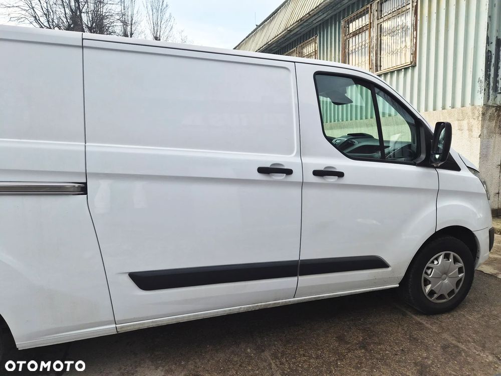 Ford TRANSIT CUSTOM - 18