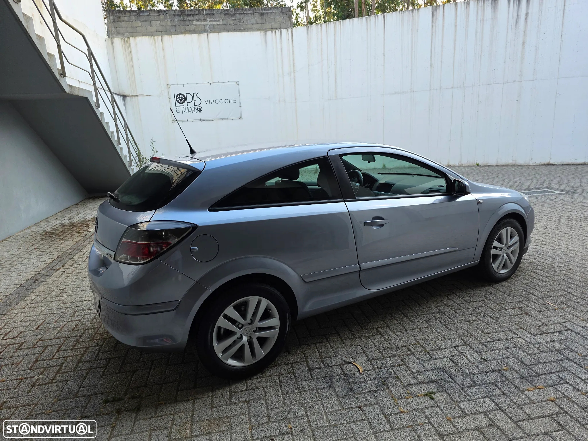 Opel Astra GTC 1.3 CDTi - 10