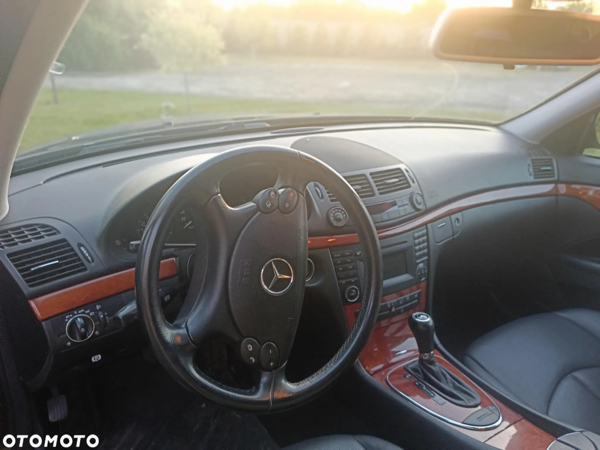 Mercedes-Benz Klasa E 200 T Kompressor Automatik Classic - 4
