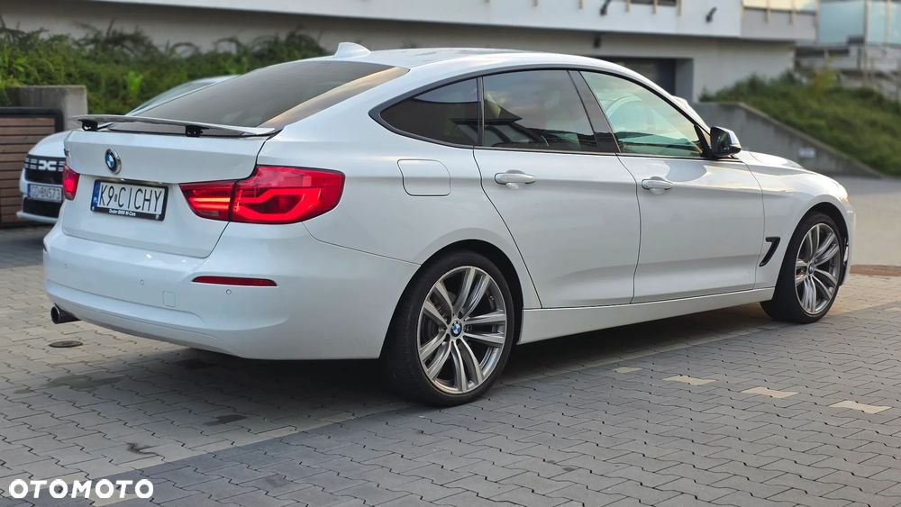 BMW Seria 3 318d Luxury Line - 12
