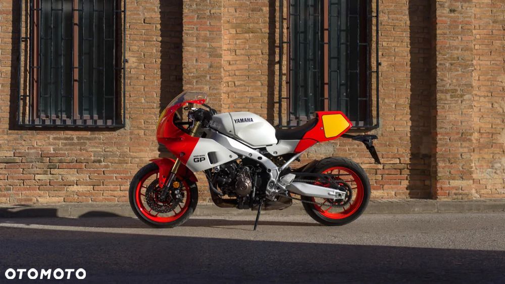 Yamaha XSR - 7