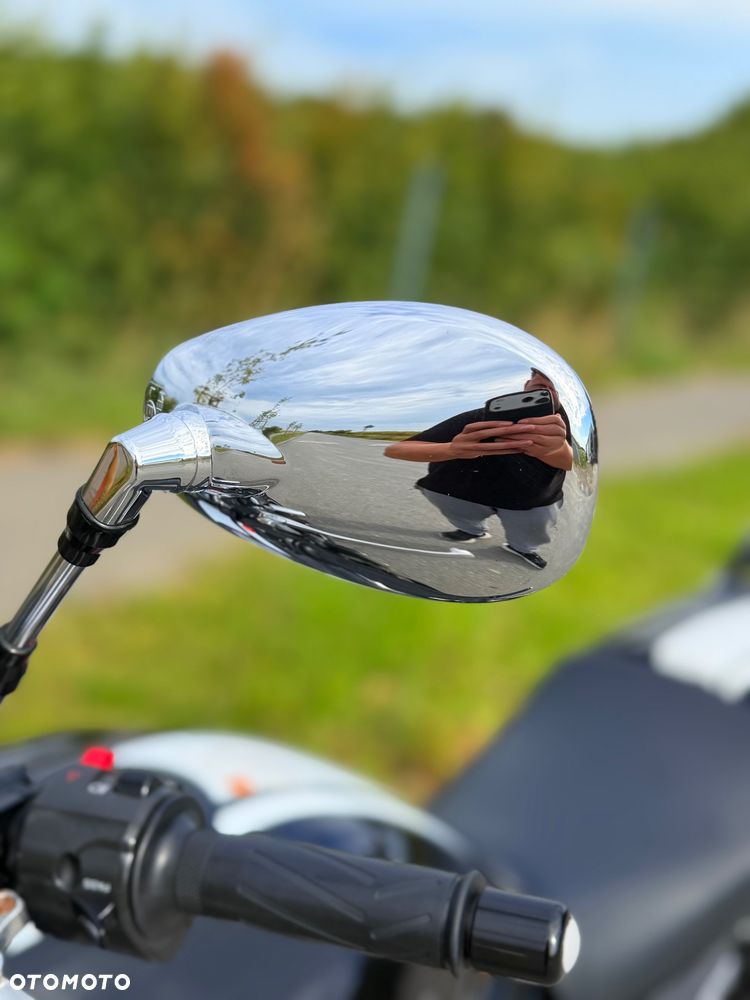 Yamaha XJR - 12
