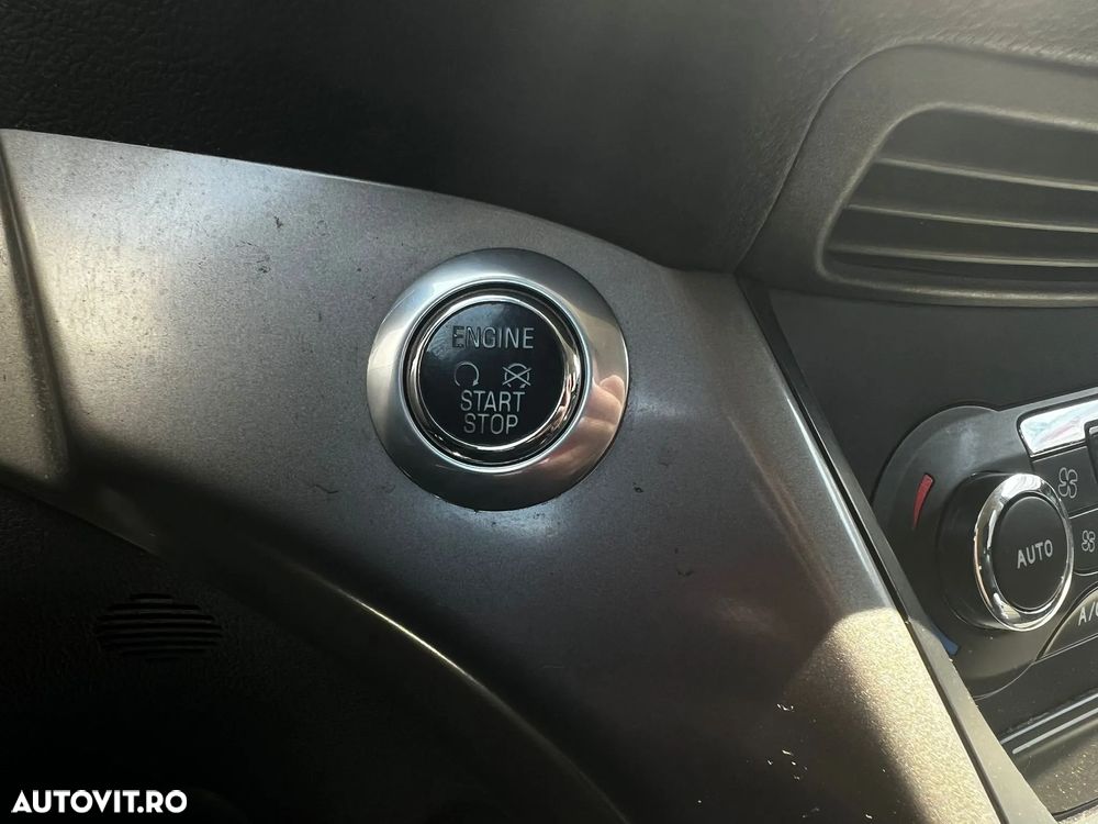 Ford Kuga - 26