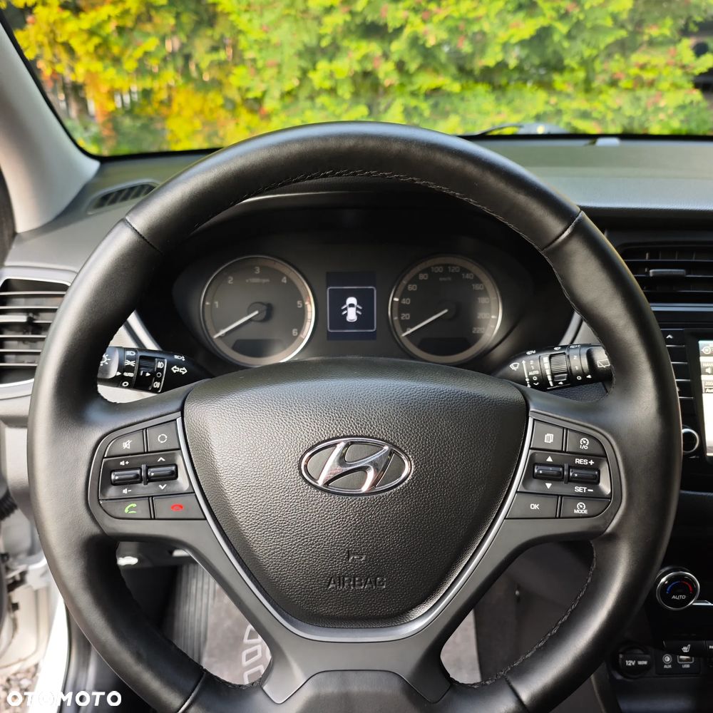 Hyundai i20 1.1 CRDi YES Silver - 20