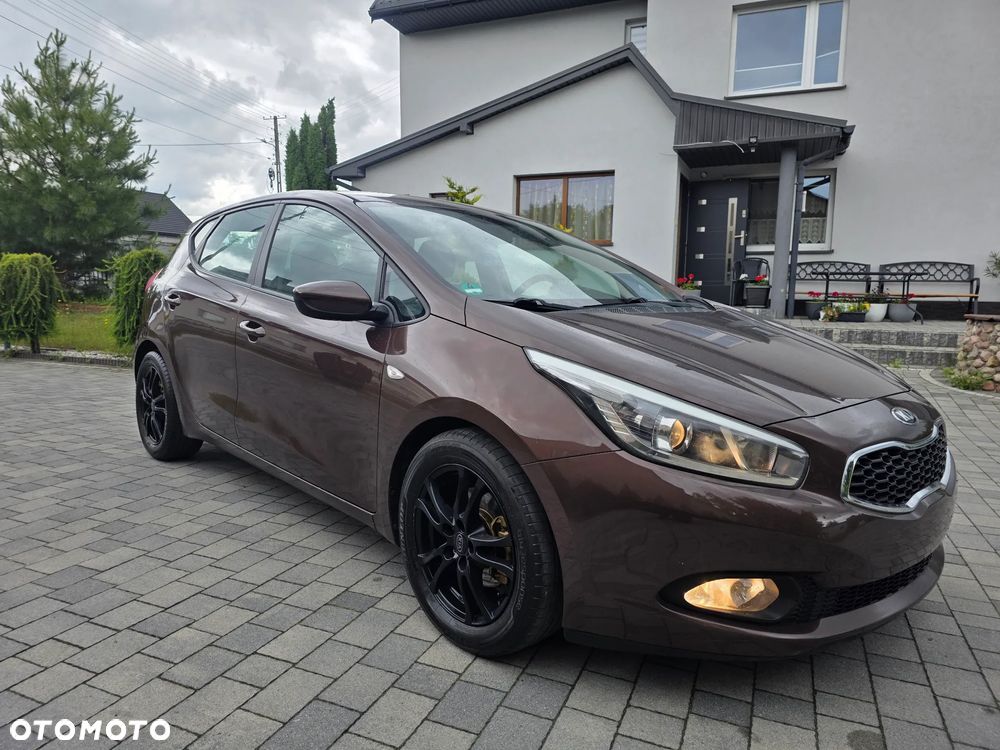 Kia Ceed 1.6 GDI Dream-Team Edition - 26
