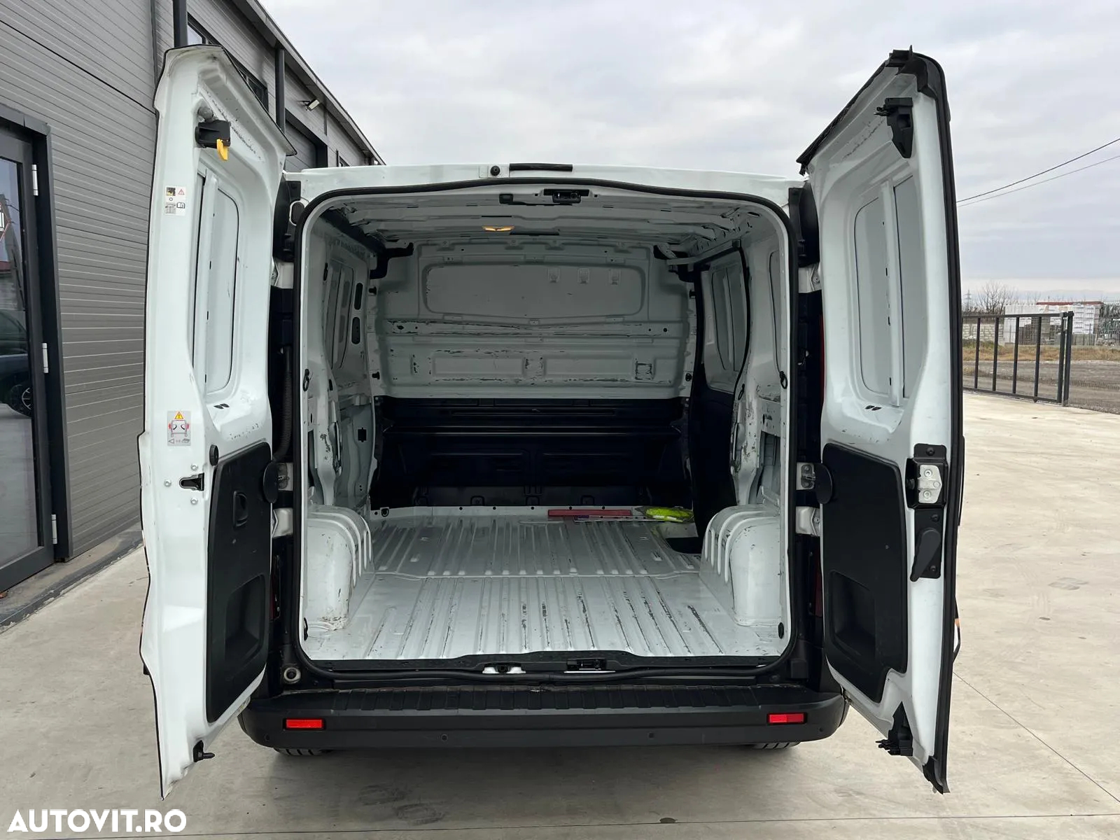 Renault Trafic ENERGY dCi 145 L1H1 Komfort - 16