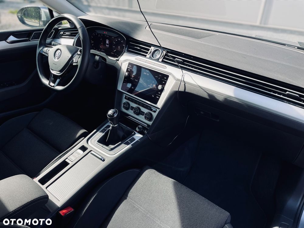 Volkswagen Passat 1.4 TSI BMT Comfortline - 9