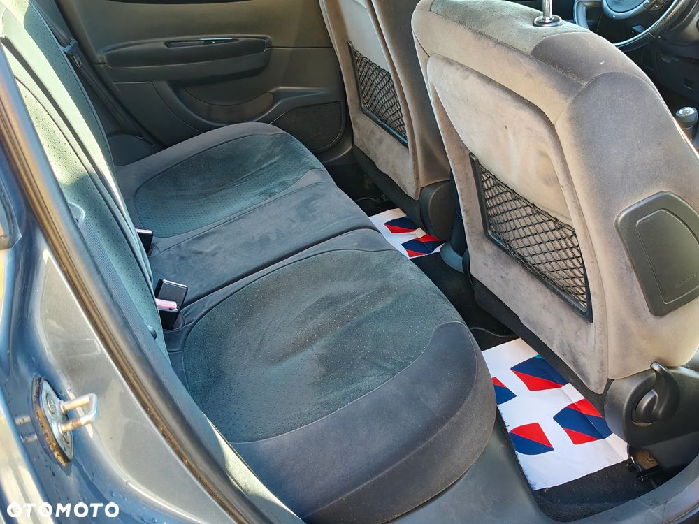 Citroën C4 1.6 HDi FAP Confort - 31