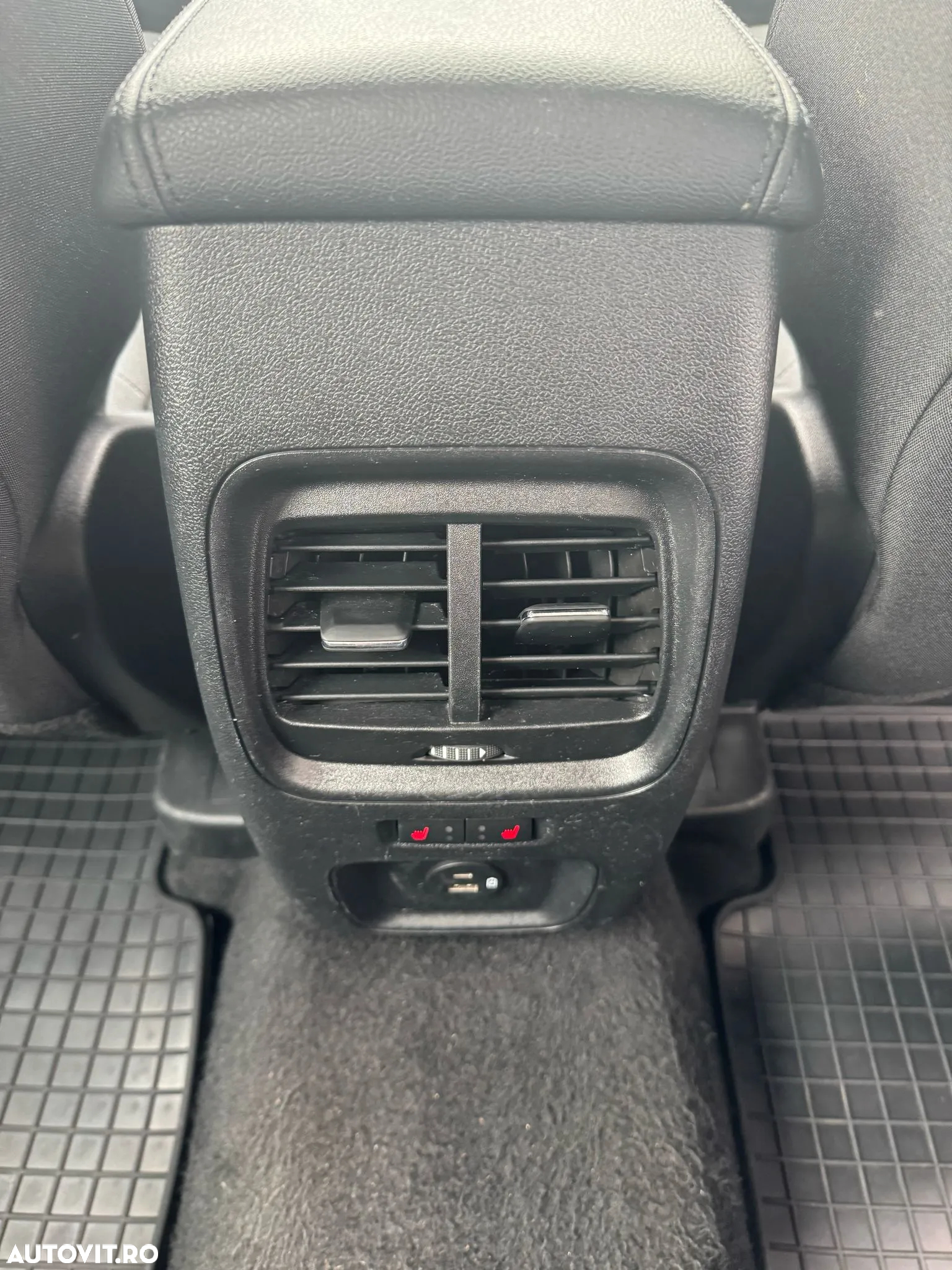 Ford Kuga 2.0 EcoBlue A8 AWD Titanium - 31