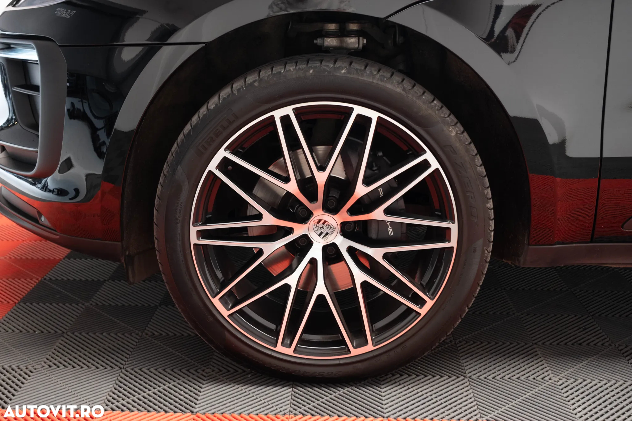 Porsche Macan T - 11