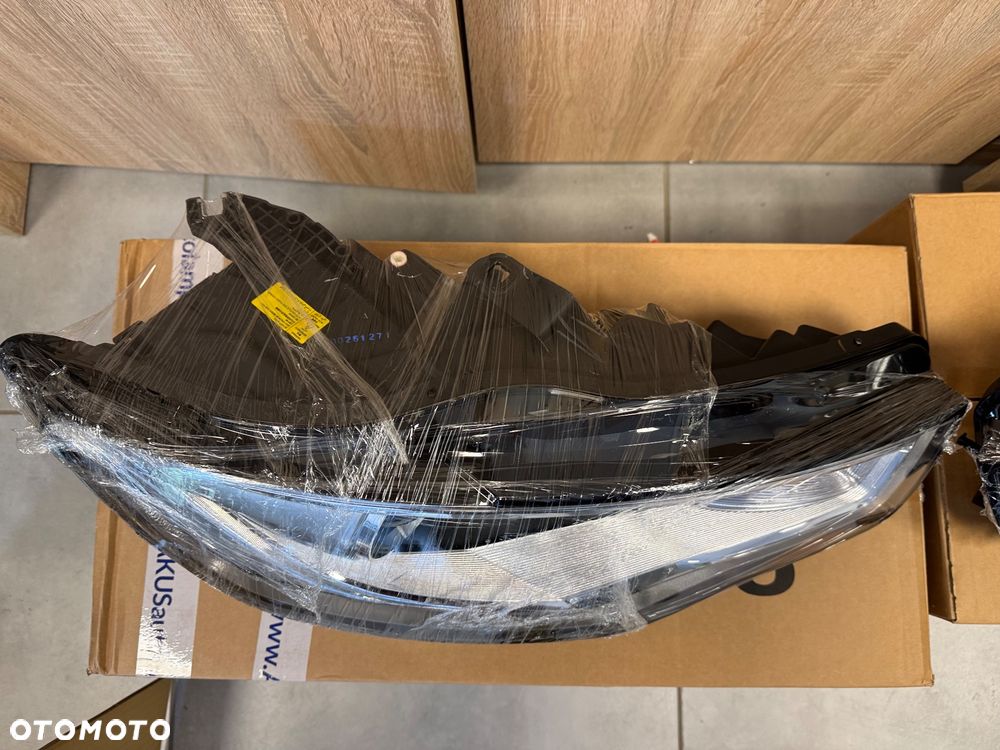 Audi A6 C7 reflektor przód Xenon D3s nowy - 4