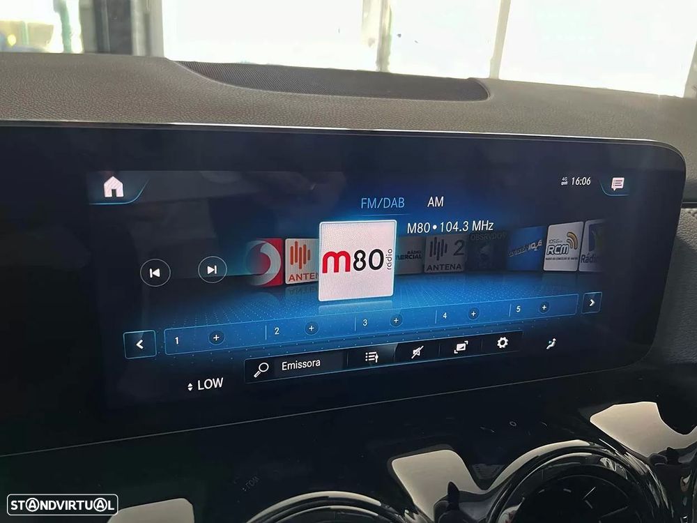 Mercedes-Benz GLA 180 7G-DCT Progressive - 12
