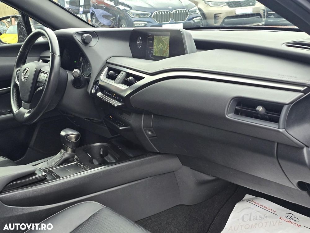 Lexus UX 250h Luxury Line - 13