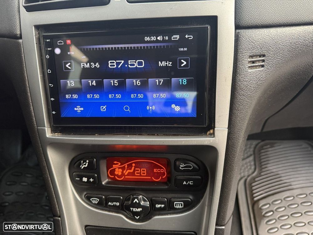 Peugeot 307 1.4 16V Navtech - 6