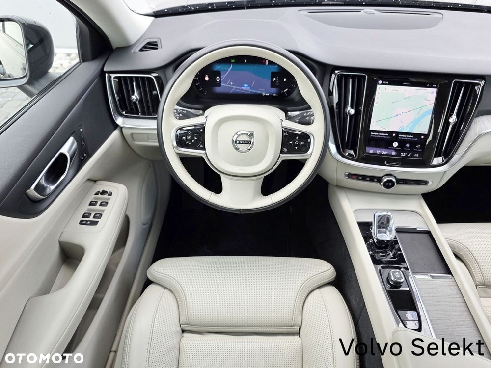 Volvo V60 Cross Country - 11