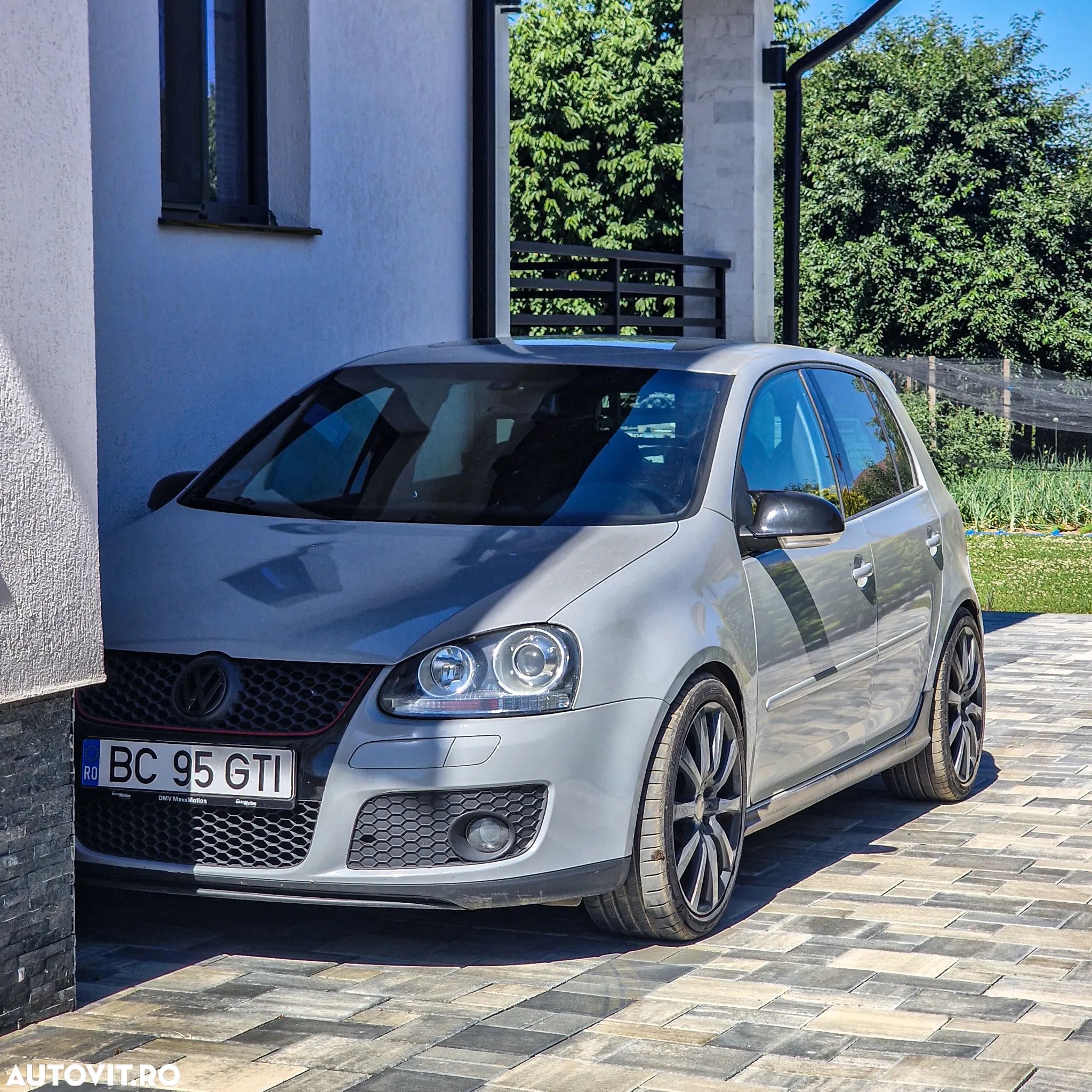 Volkswagen Golf 2.0 FSI GTI - 1