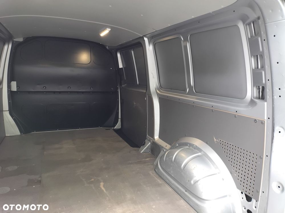 Volkswagen Transporter - 14