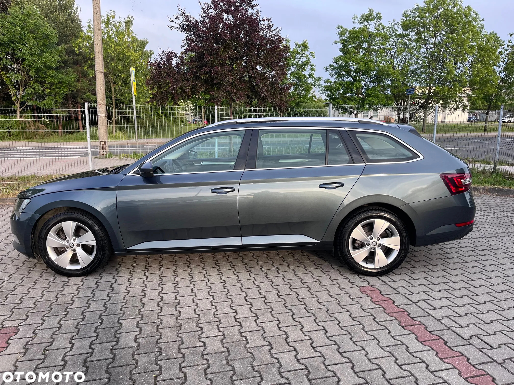 Skoda Superb 1.6 TDI Ambition DSG - 6