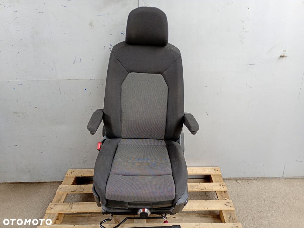 fotel kierowcy pneumatyczny siedzenie lewe vw crafter II 7c man tge 2018-2026r europa - 2