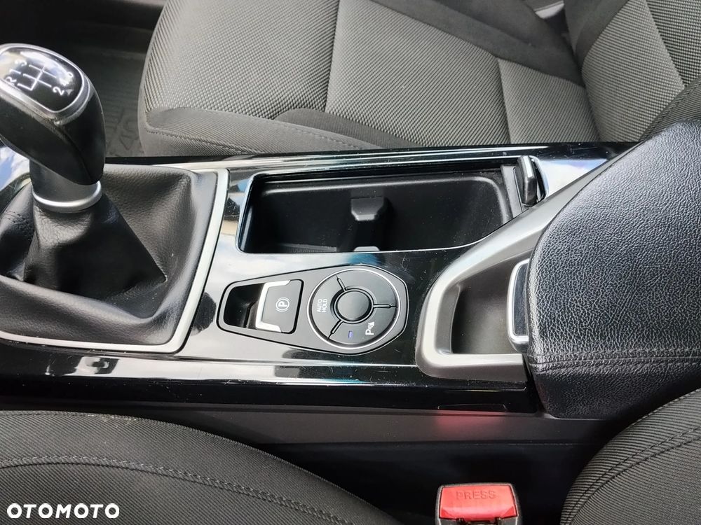 Hyundai i40 Kombi 1.6 Trend - 18