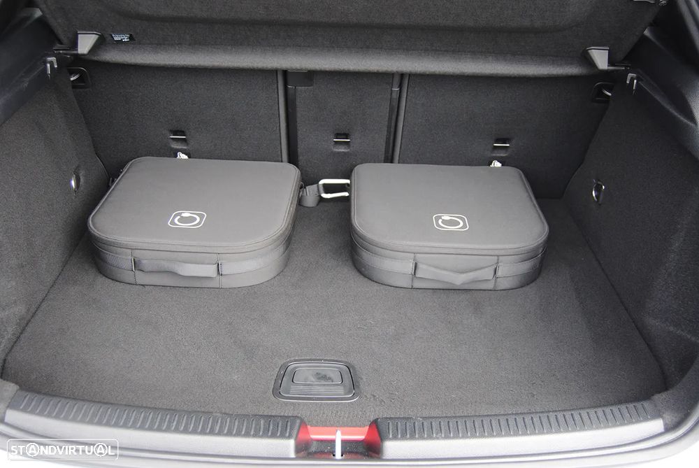 Mercedes-Benz A 250 e - 43