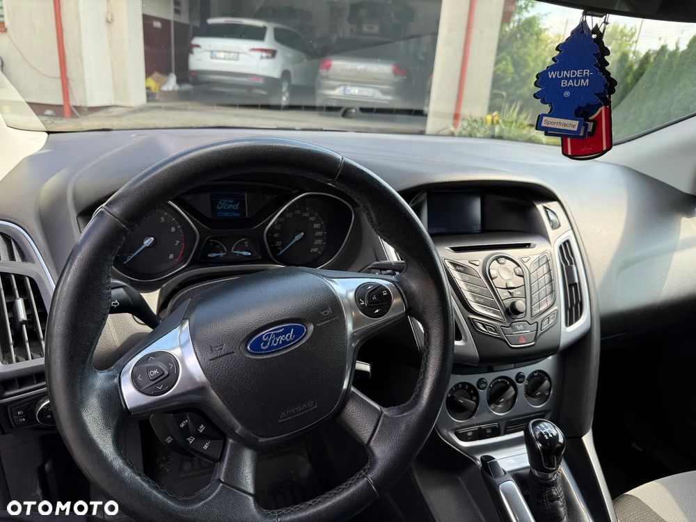 Ford Focus 1.6 Trend Sport - 22