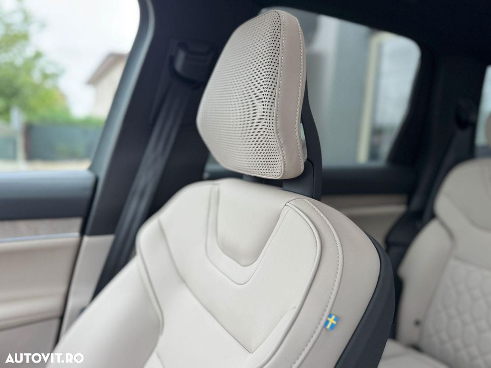 Volvo EX90 - 33