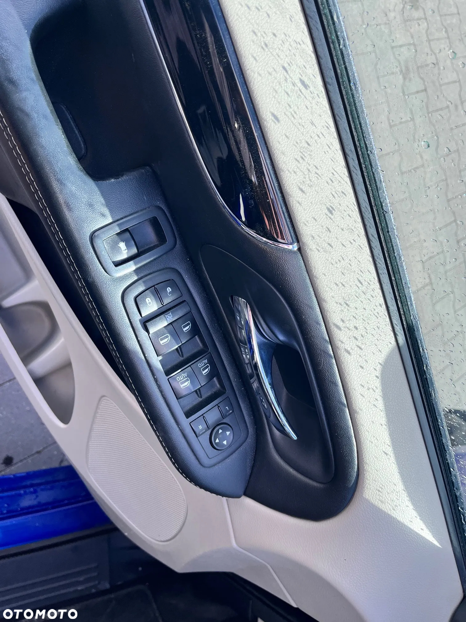 Dodge Grand Caravan - 11