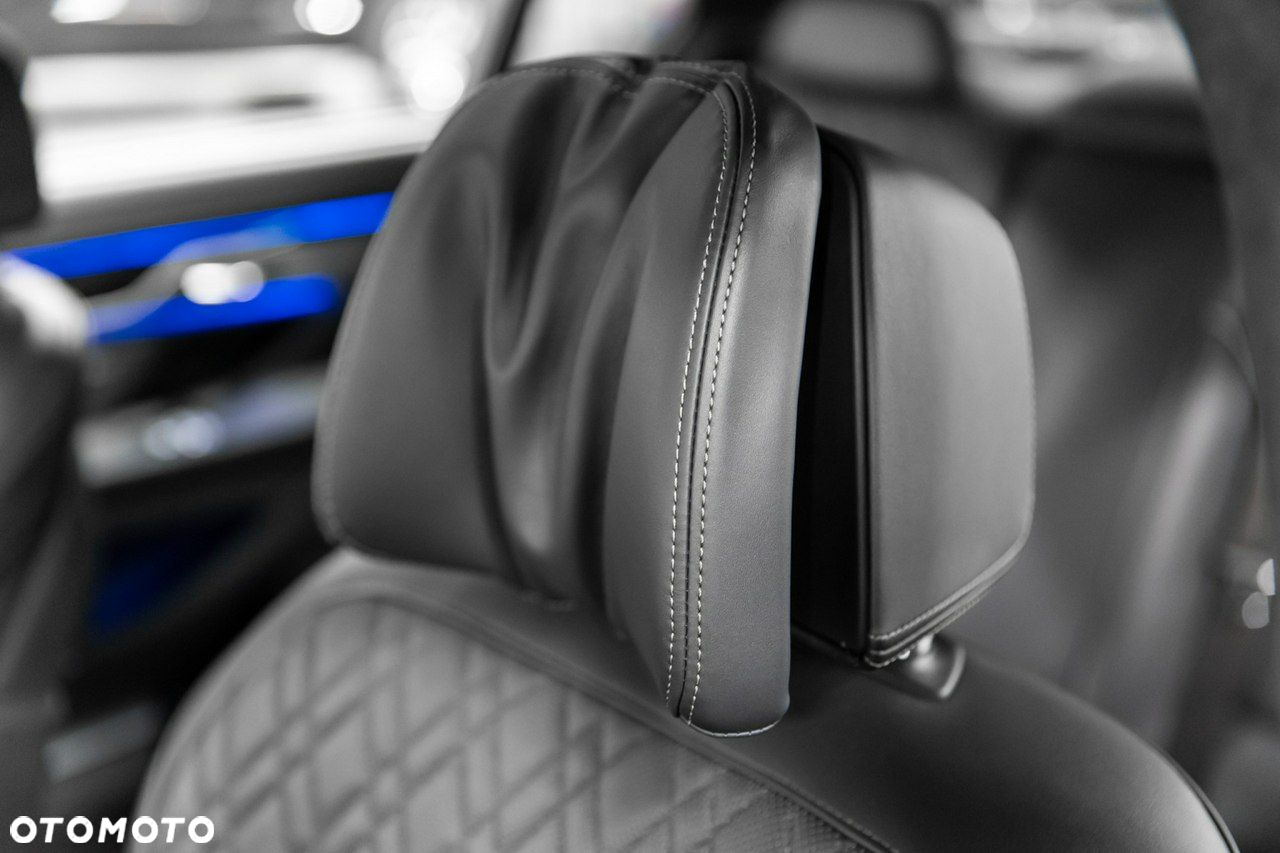 BMW Seria 7 - 31