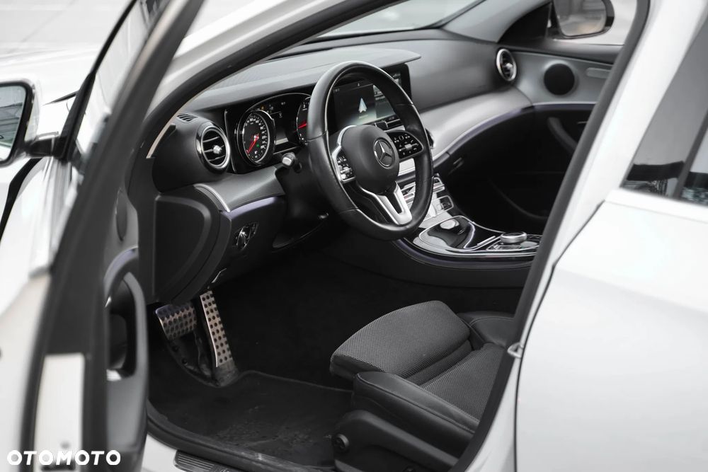 Mercedes-Benz Klasa E 200 d 9G-TRONIC Avantgarde - 32