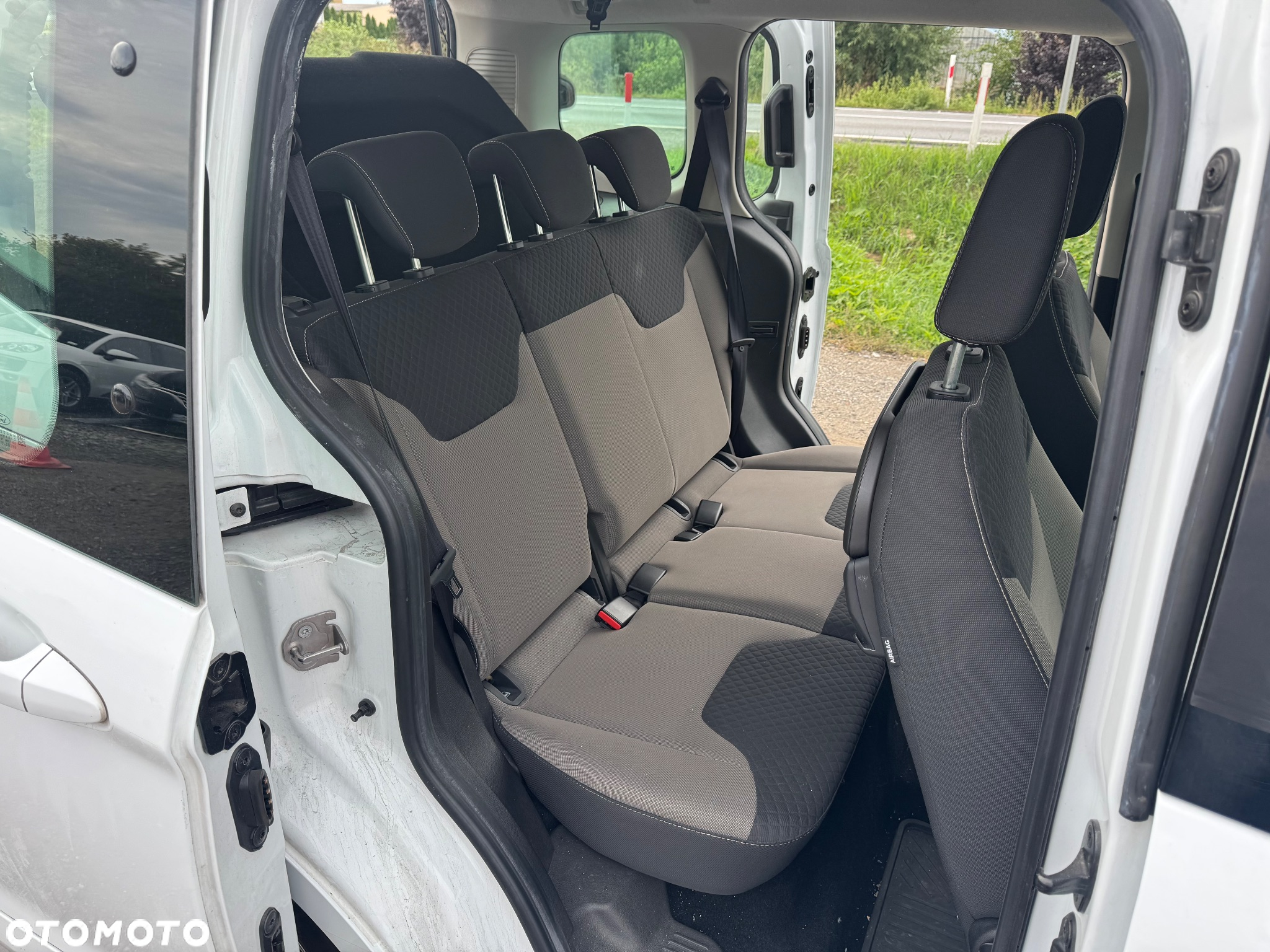 Ford Tourneo Courier 1.5 TDCi S&S Trend - 12