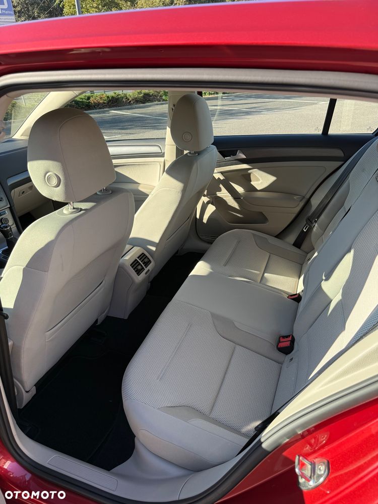 Volkswagen Golf - 18
