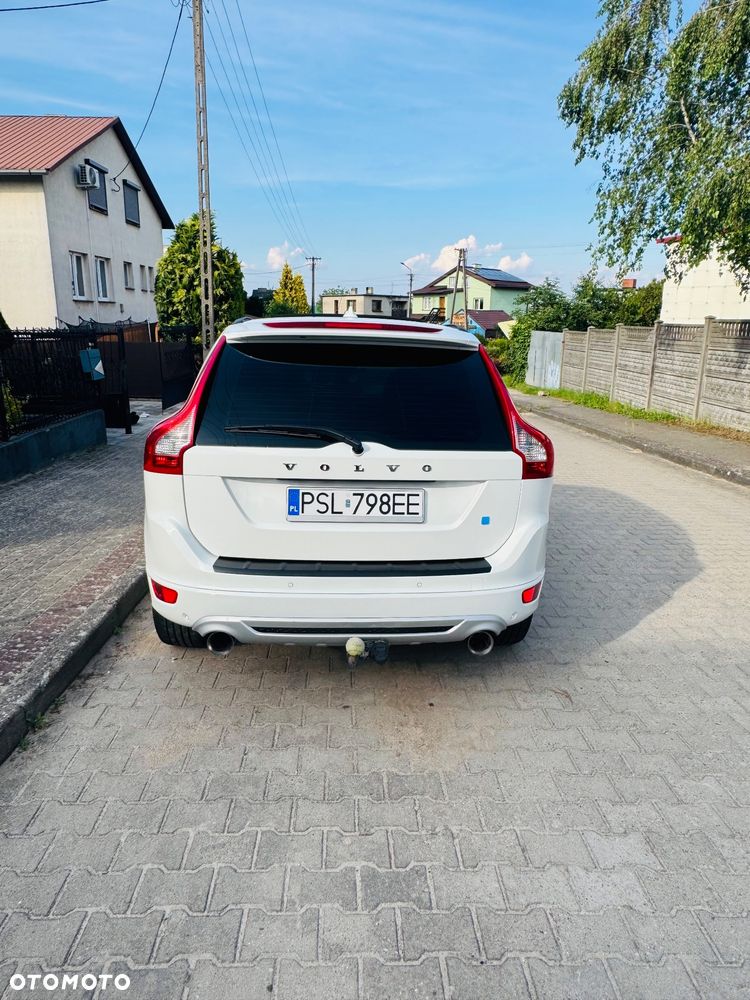 Volvo XC 60 D5 AWD Momentum - 4