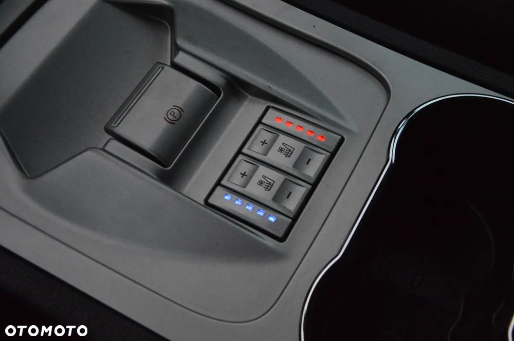 Ford Galaxy 2.0 TDCi Ghia - 19