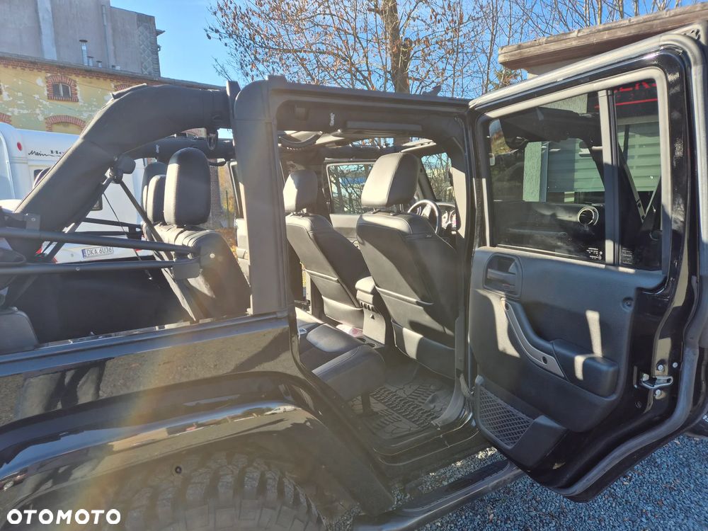 Jeep Wrangler 2.8 CRD Unlim Black Edition II - 24