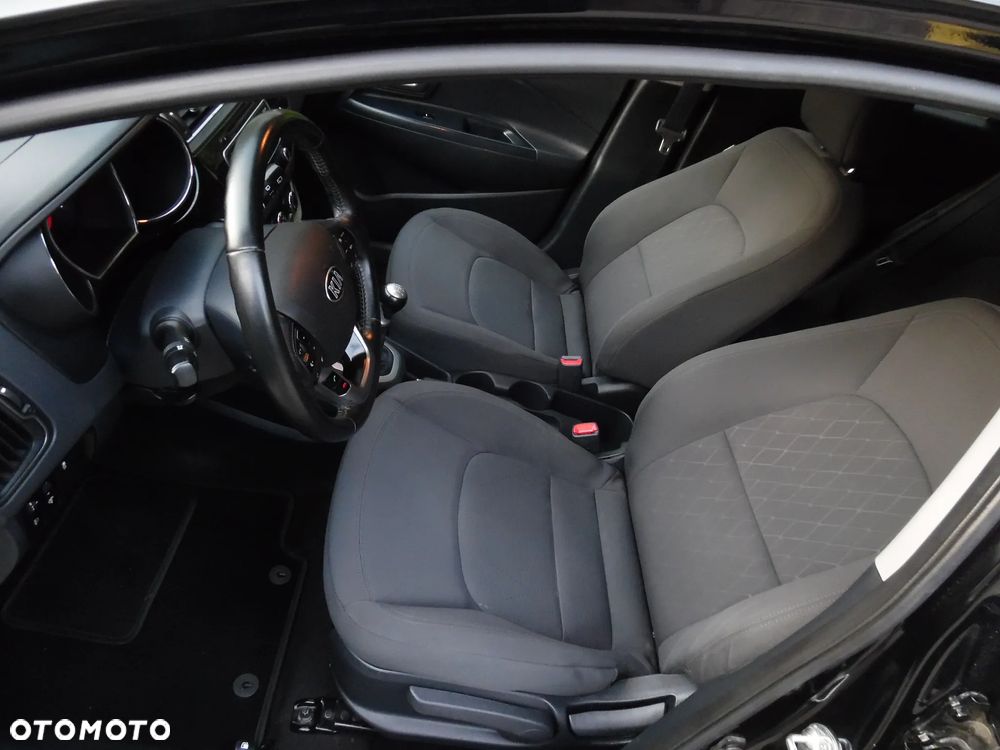 Kia Rio - 24