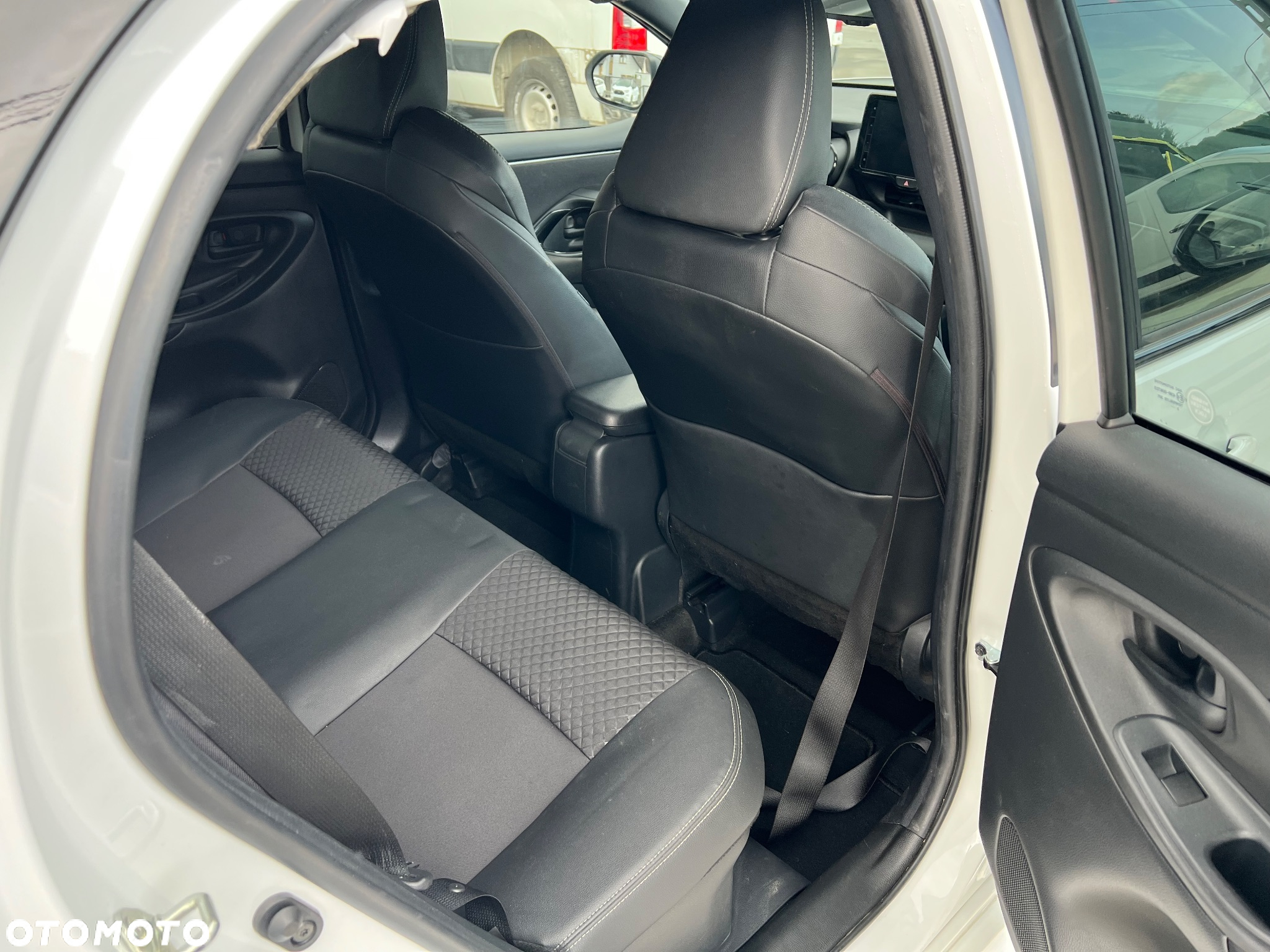 Toyota Yaris Hybrid 1.5 Comfort - 29