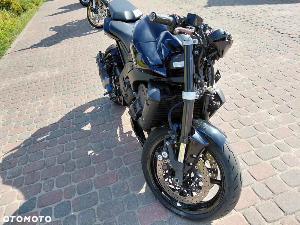 Yamaha FZ - 7