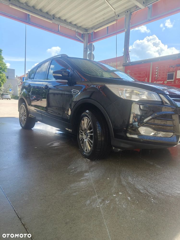 Ford Kuga 2.0 TDCi 4WD Titanium - 4