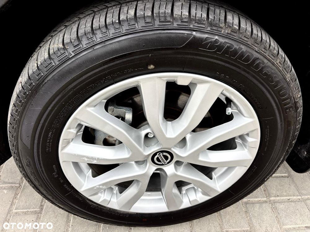 Nissan Qashqai - 25
