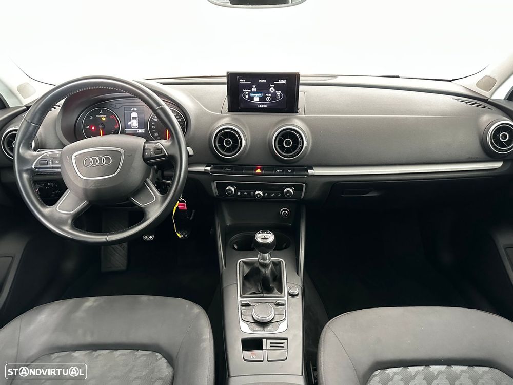 Audi A3 Sportback 1.6 TDI Advance Ultra - 16