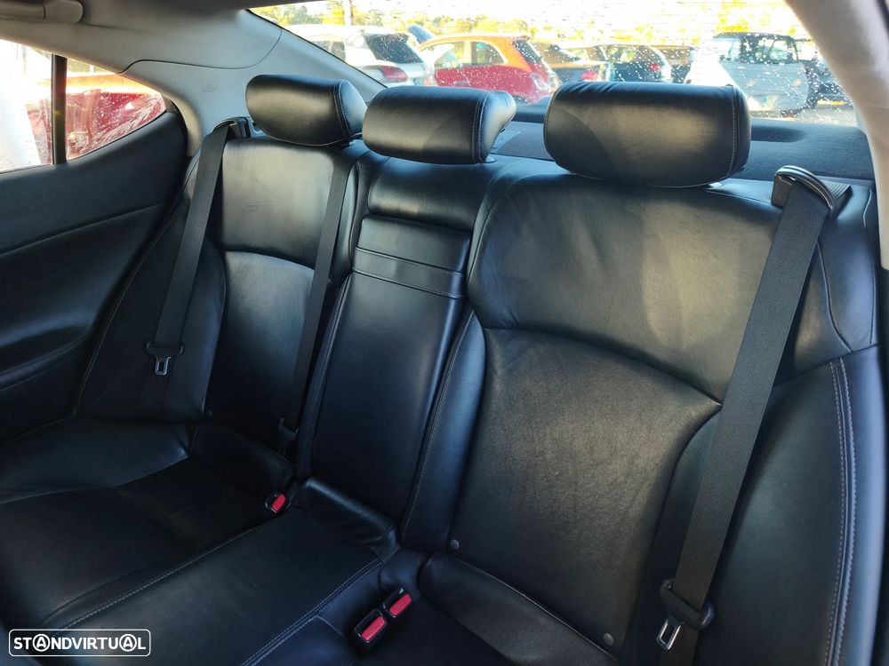Lexus IS 220 d Luxury 2D - 13