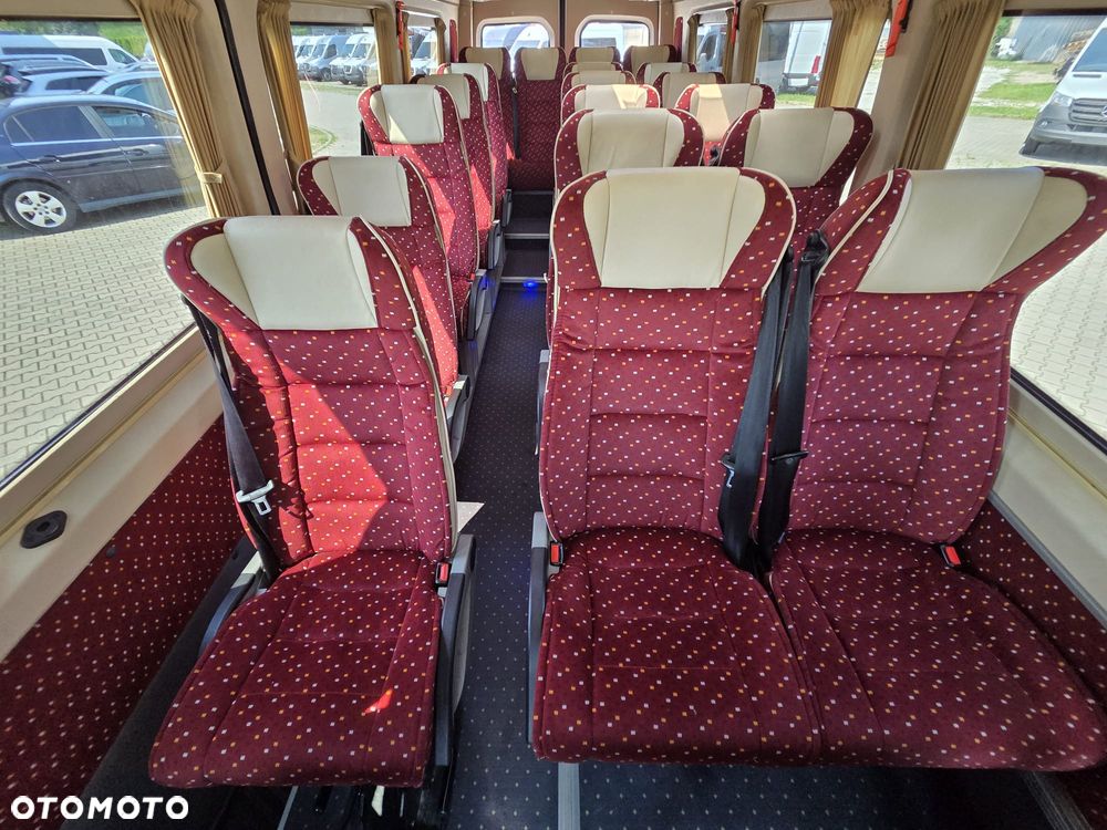 Mercedes-Benz Sprinter - 22