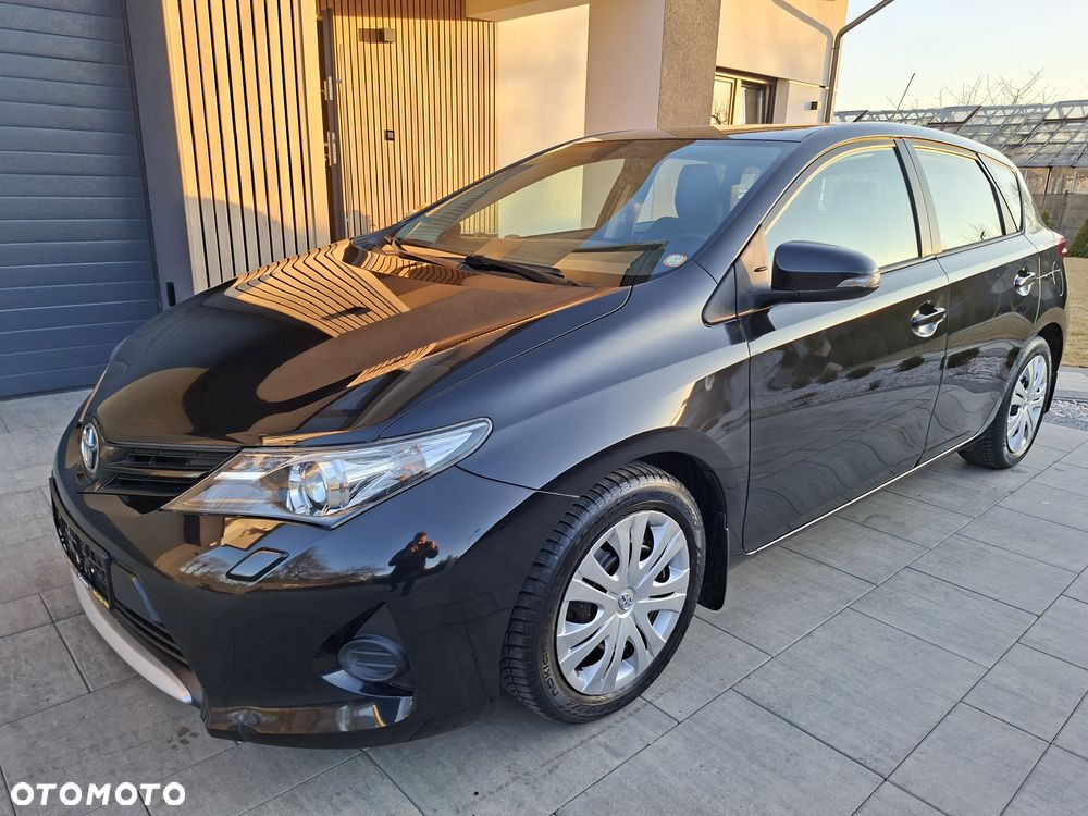 Toyota Auris - 2