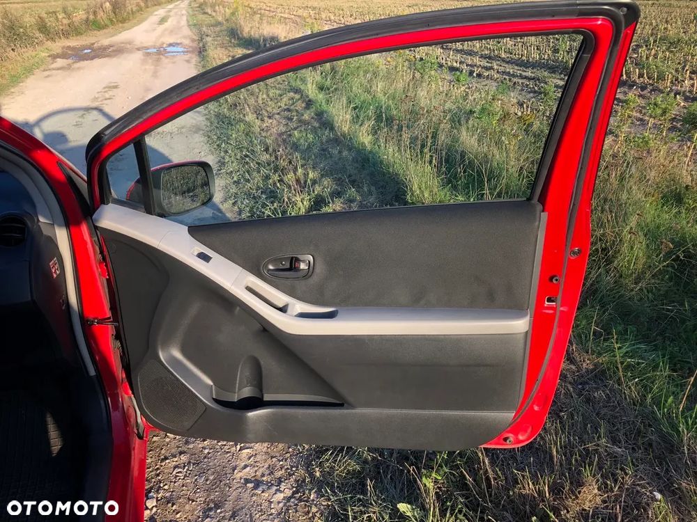 Toyota Yaris - 10